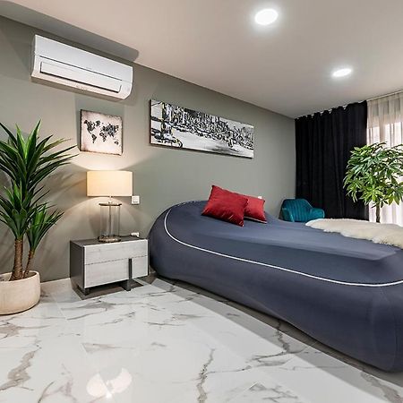 Apartmán Luxury Casa Con Piscina, Wifi, 150M Dal Mare Miami Playa Exteriér fotografie