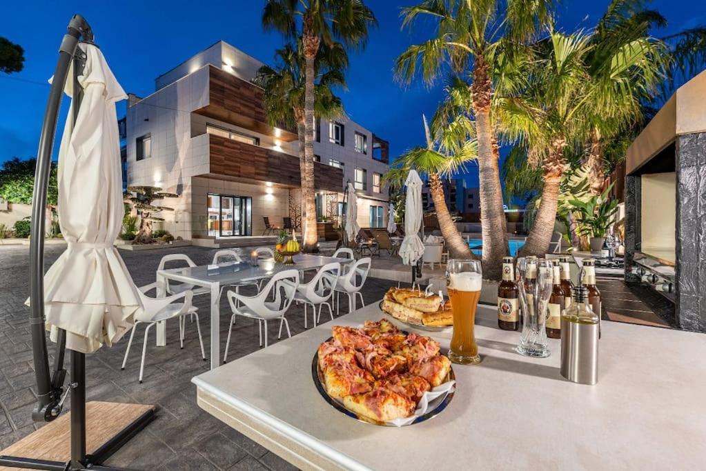 Apartmán Luxury Casa Con Piscina, Wifi, 150M Dal Mare Miami Playa Exteriér fotografie
