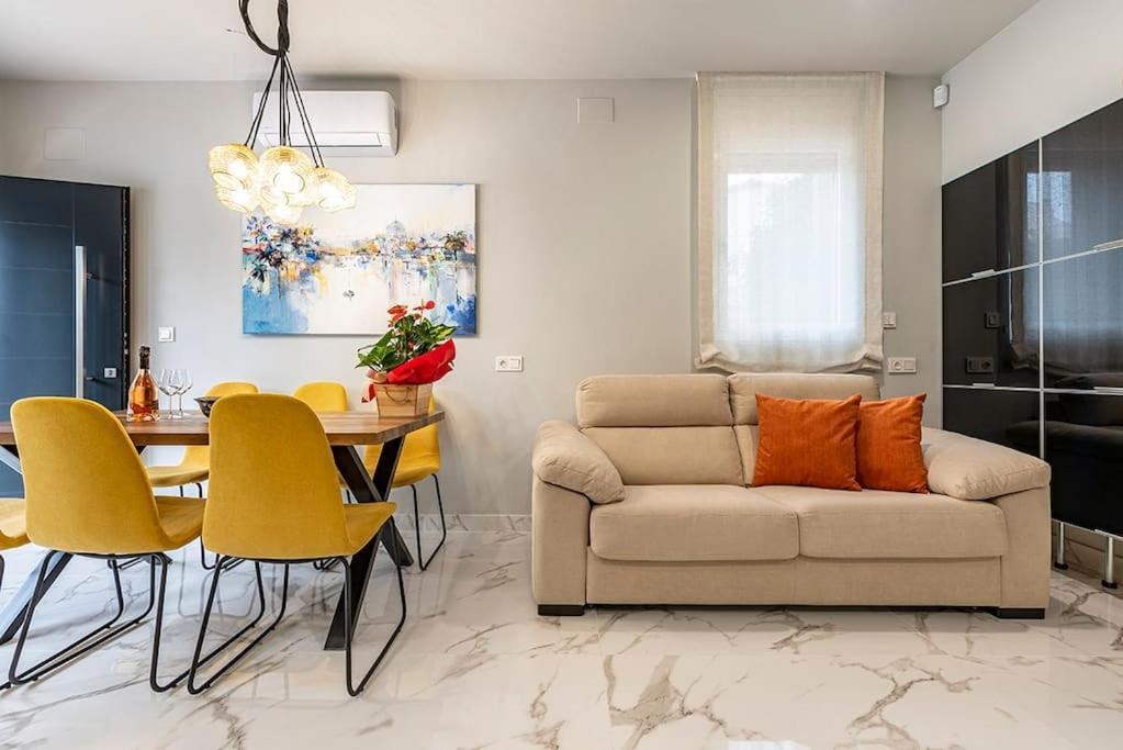 Apartmán Luxury Casa Con Piscina, Wifi, 150M Dal Mare Miami Playa Exteriér fotografie