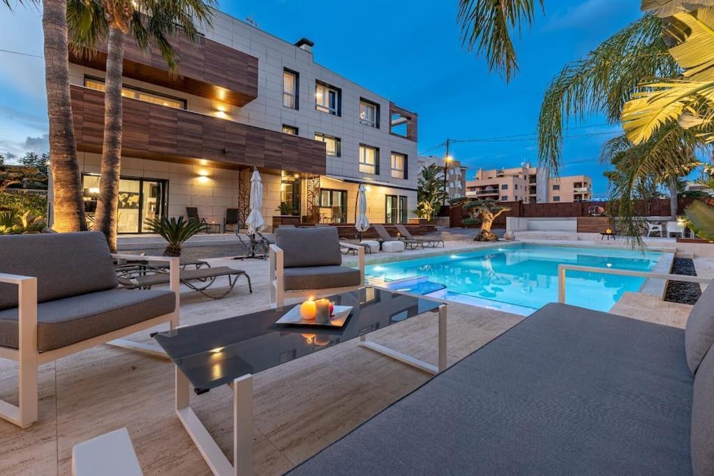 Apartmán Luxury Casa Con Piscina, Wifi, 150M Dal Mare Miami Playa Exteriér fotografie