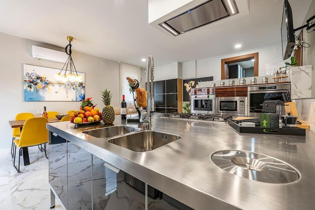 Apartmán Luxury Casa Con Piscina, Wifi, 150M Dal Mare Miami Playa Exteriér fotografie