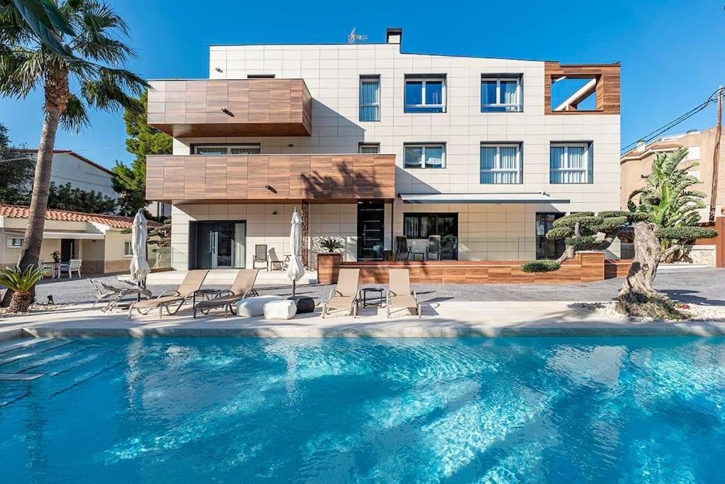 Apartmán Luxury Casa Con Piscina, Wifi, 150M Dal Mare Miami Playa Exteriér fotografie