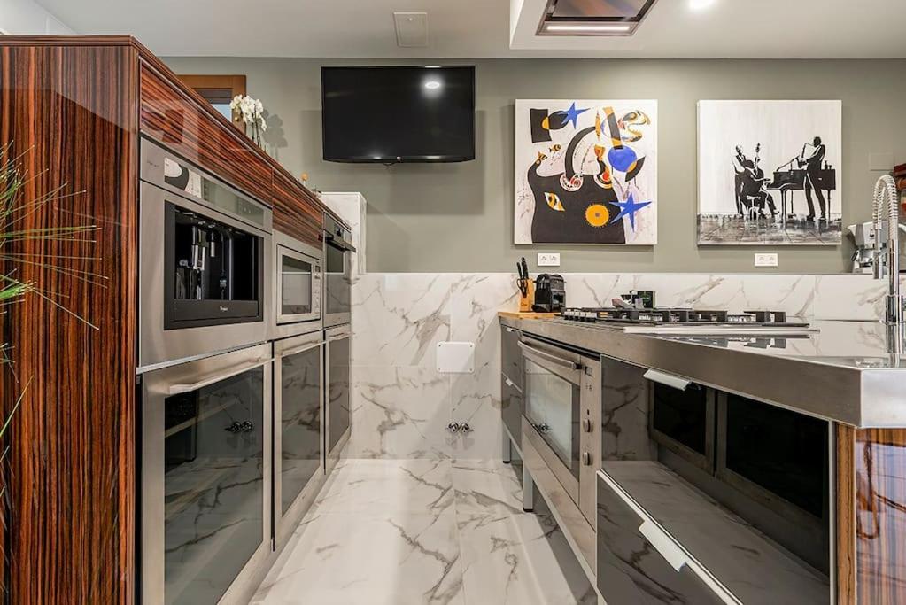 Apartmán Luxury Casa Con Piscina, Wifi, 150M Dal Mare Miami Playa Exteriér fotografie