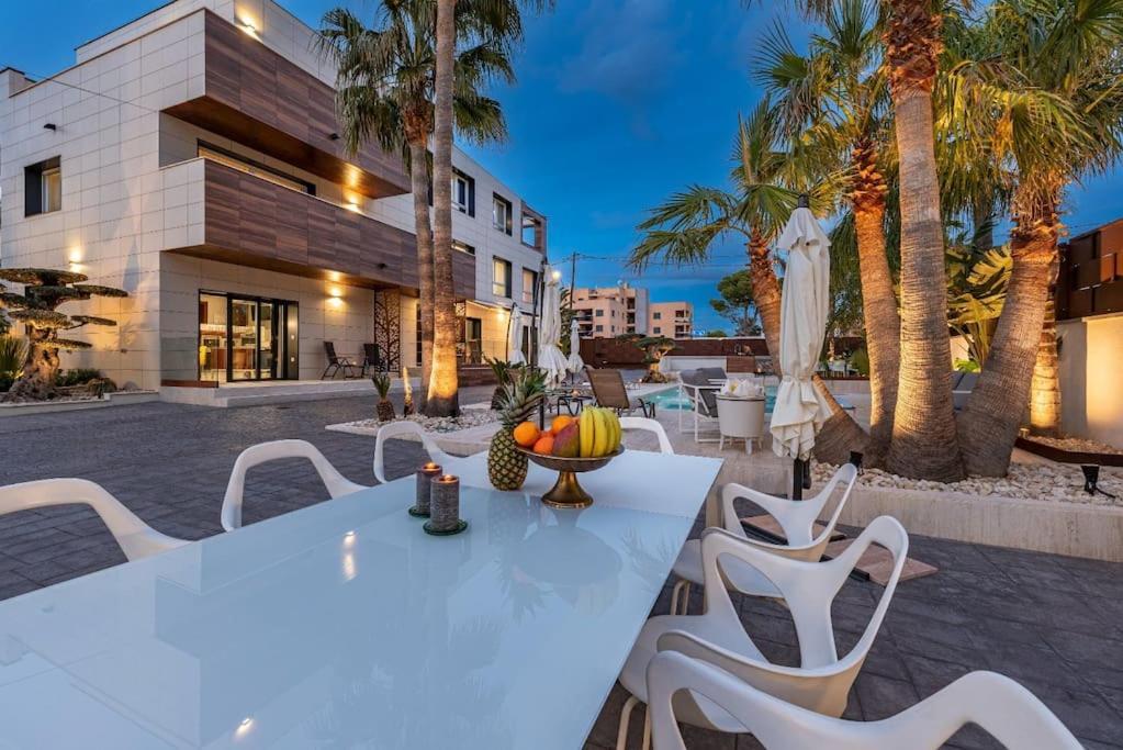 Apartmán Luxury Casa Con Piscina, Wifi, 150M Dal Mare Miami Playa Exteriér fotografie